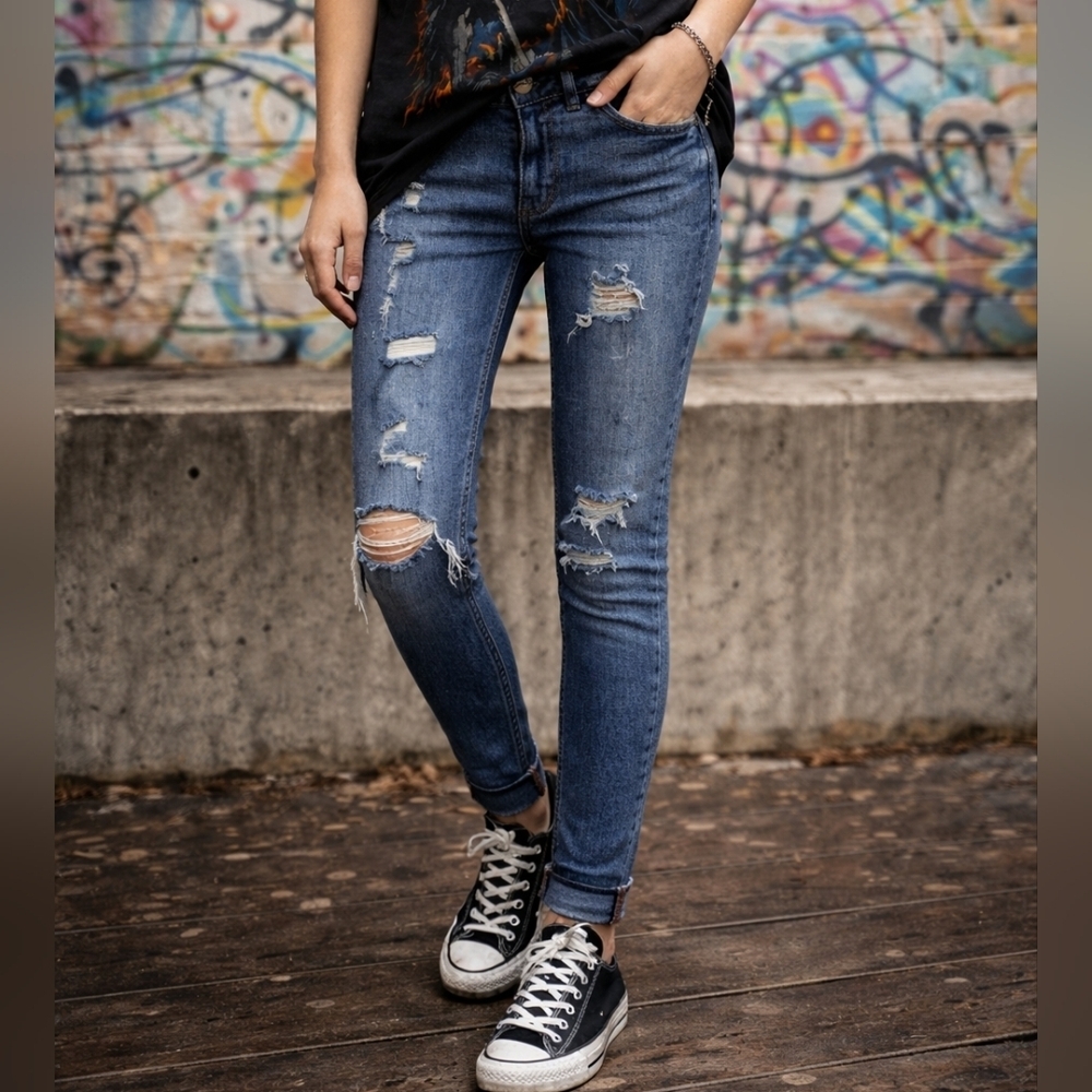 NWT Blue Age Distressed Skinny Jeans Size 7